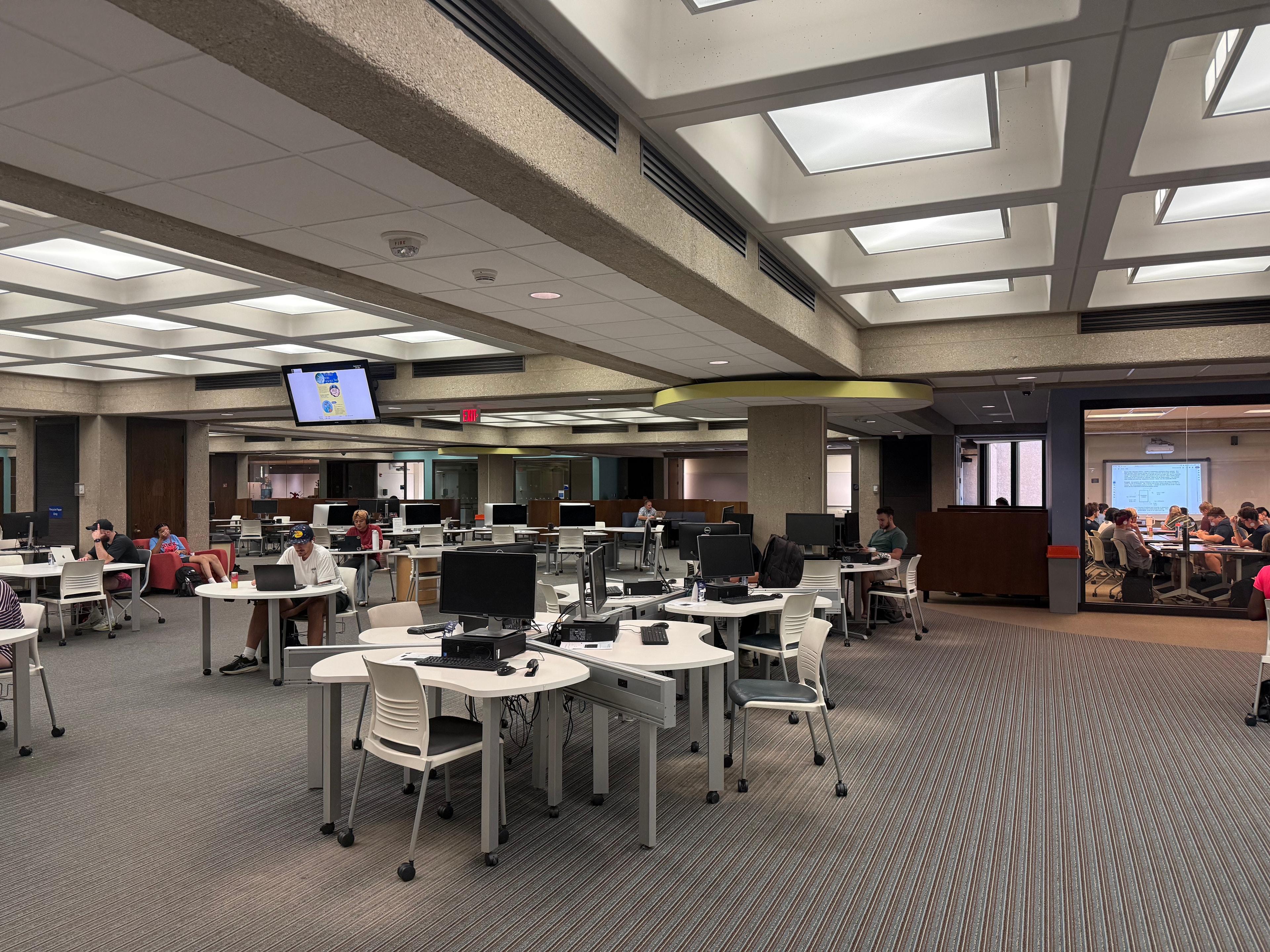 Ground-floor learning center at Bierce Library, University of Akron